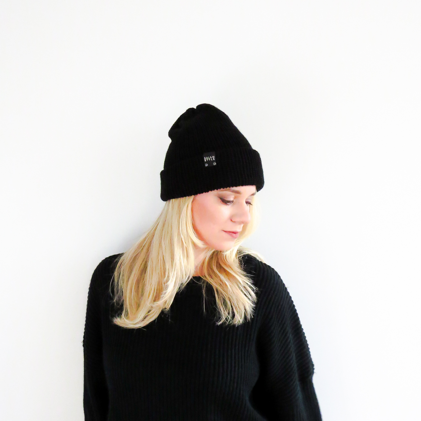 The Wharfside Knit Beanie Hat in Black